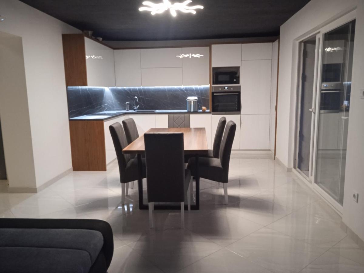 Appartement Anton à Povlja  Extérieur photo